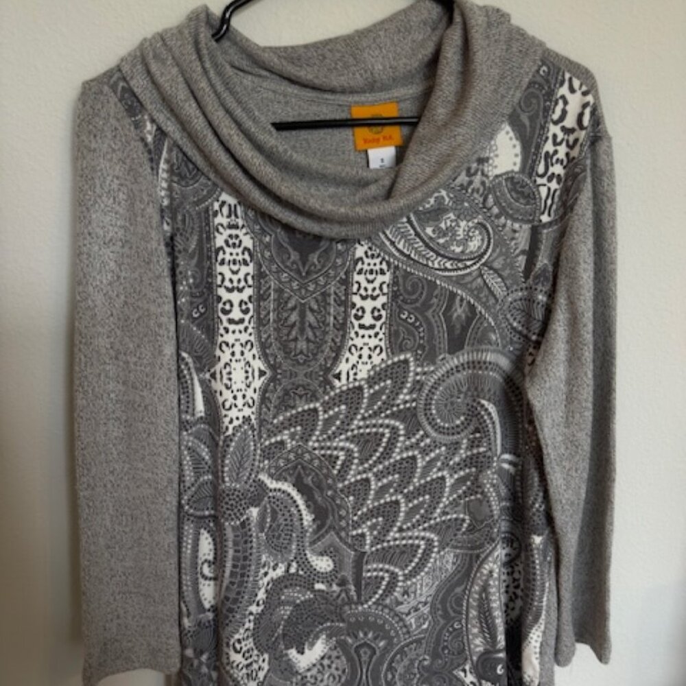 Ruby Rd. gray lightweight women's sweater top